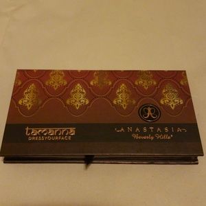 Anastasia Beveryl Hills eyeshadow palette